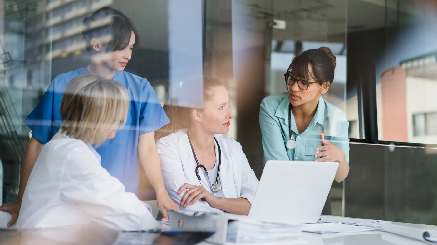 Mit den Milliarden aus dem Krankenhauszukunftsgesetz (KHZG) sollen Krankenhäuser in Deutschland digital aufholen.
